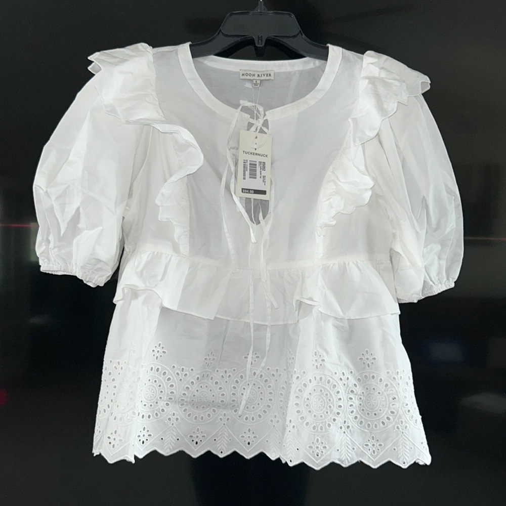 White Ruffle Eyelet Top
MOON RIVER - Picture 6 of 11